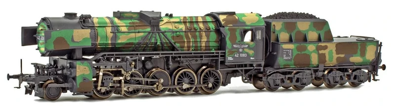 Arnold - DRB, heavy steam locomotive BR 42 in camouflage livery, period IIc