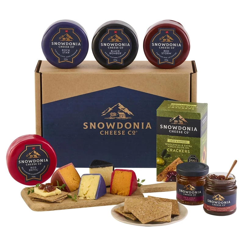 Snowdonia Cheese Company | Cheese, Chutney and Cracker Gift Box | 4 Luxury Welsh Cheeses, 2 Artisan Chutneys and Wholemeal & Extra Virgin Olive Oil Crackers