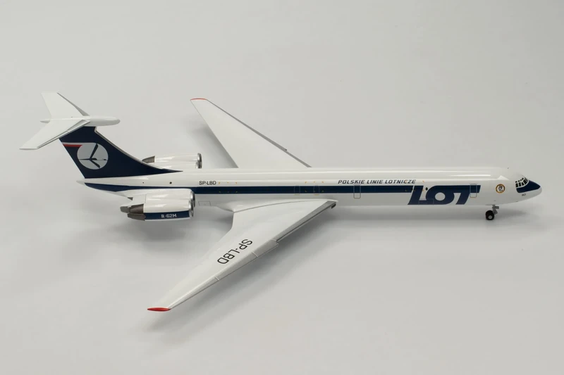 herpa airplane model LOT Polish Airlines Ilyushin IL-62M SP-LBD, scale 1:200 - aircraft model for diorama, model building, collector's item, decoration, plane without pedestal, made of metal