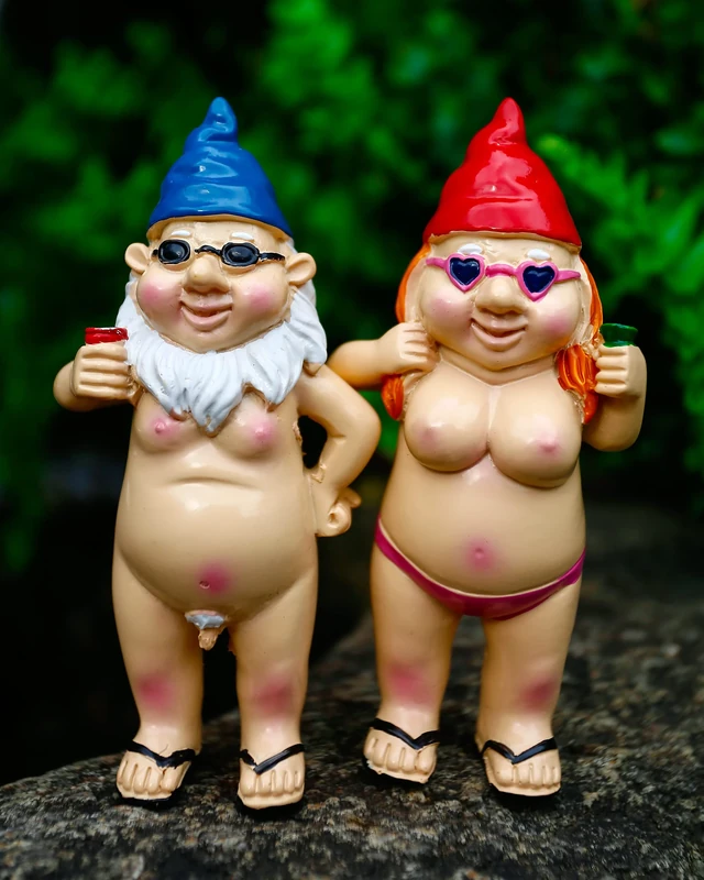 2Pcs Funny Garden Gnome Decorations - Naked Garden Statue, Humorous Waterproof Resin Dwarf Handcrafted for Indoor or Outdoor Lawn Decor, Novelty Unusual Gifts