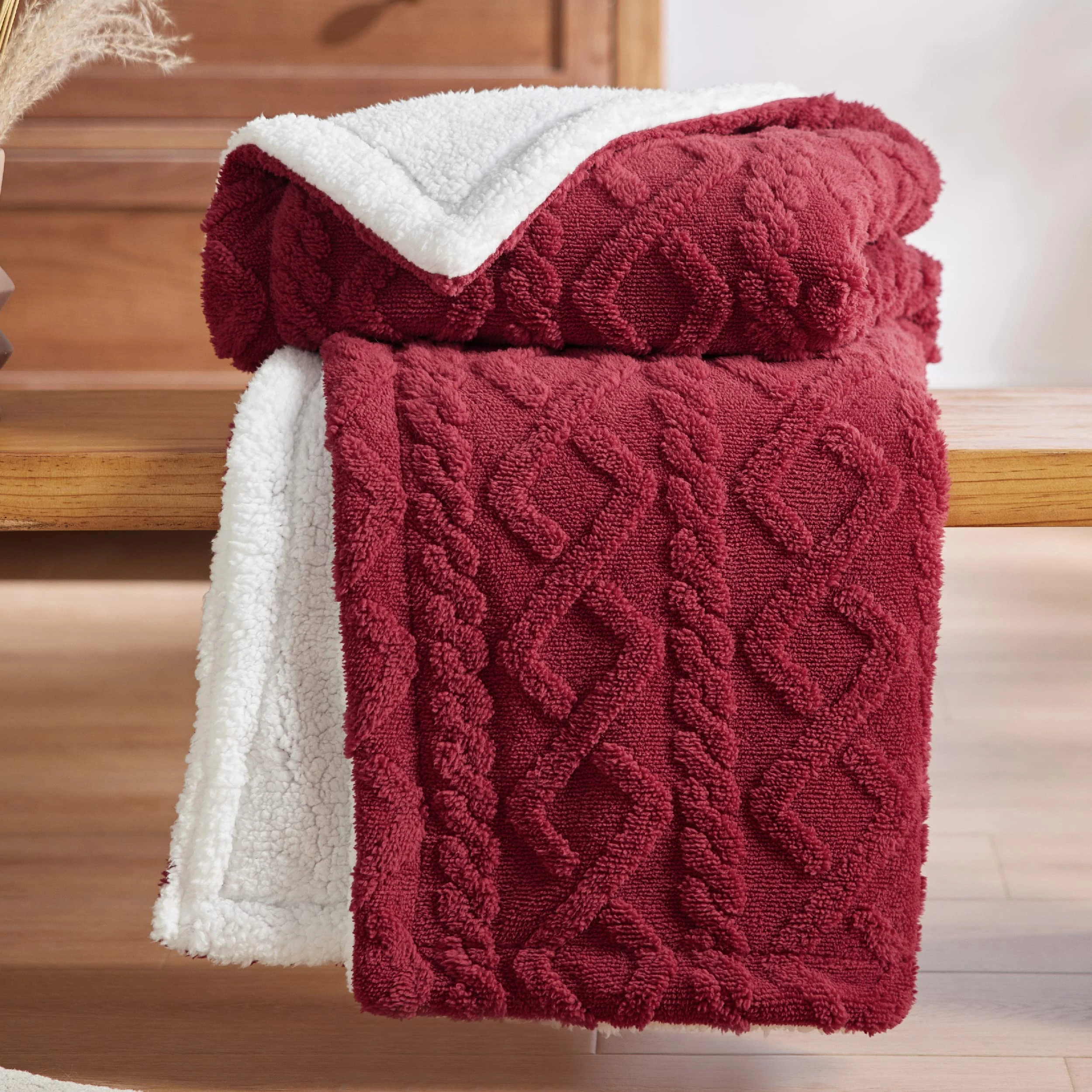 Bedsure Sherpa Fleece Throw Blanket - Super Soft, Cozy & Warm Jacquard Sofa Throw, Ideal for Bed & Couch, Single, Red, 130x150cm