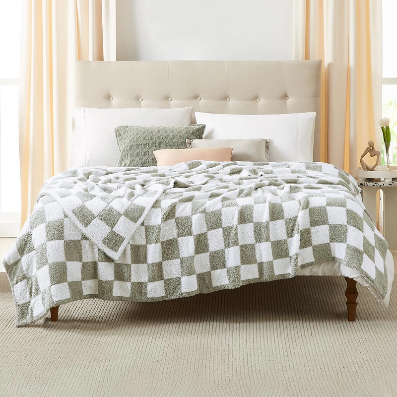 WRENSONGE Checkered Throw Blanket, Sage Green Soft Cozy Fluffy Warm Hand Made Queen Throw Blankets for Couch, Sofa, Chair, Bed, Camping, Picnic, Travel Lightweight Bed Blanket - 90"*90"
