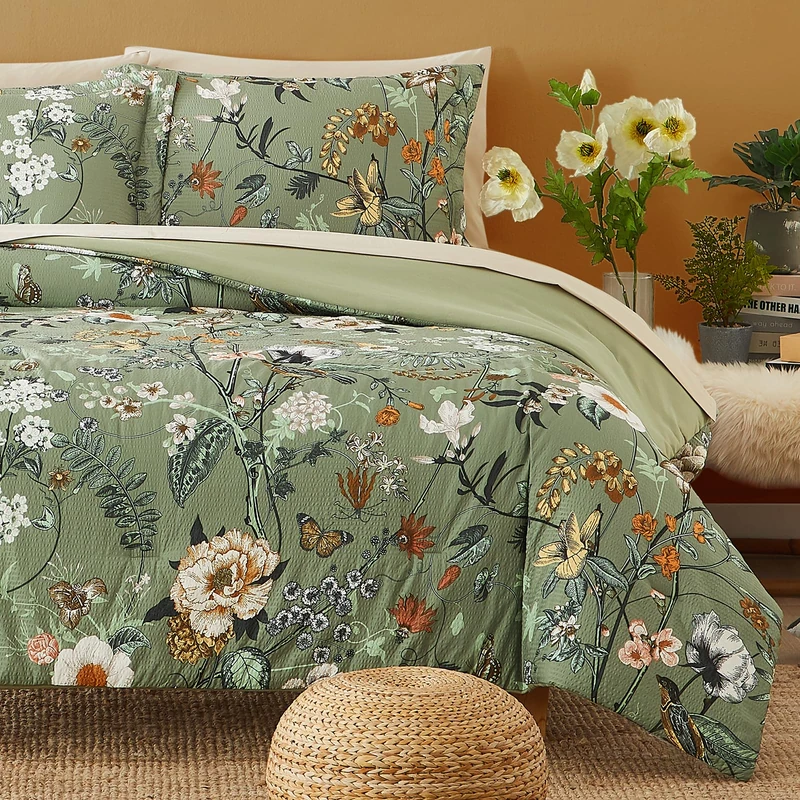 CASAAGUSTO Queen Comforter Set, 7 PCS Green Butterfly Floral Comforter Set with Flowers Leaves Pattern, Soft Seersucker Design All Season Microfiber Queen Size Bedding Set with Decor Pillow (90"X90")
