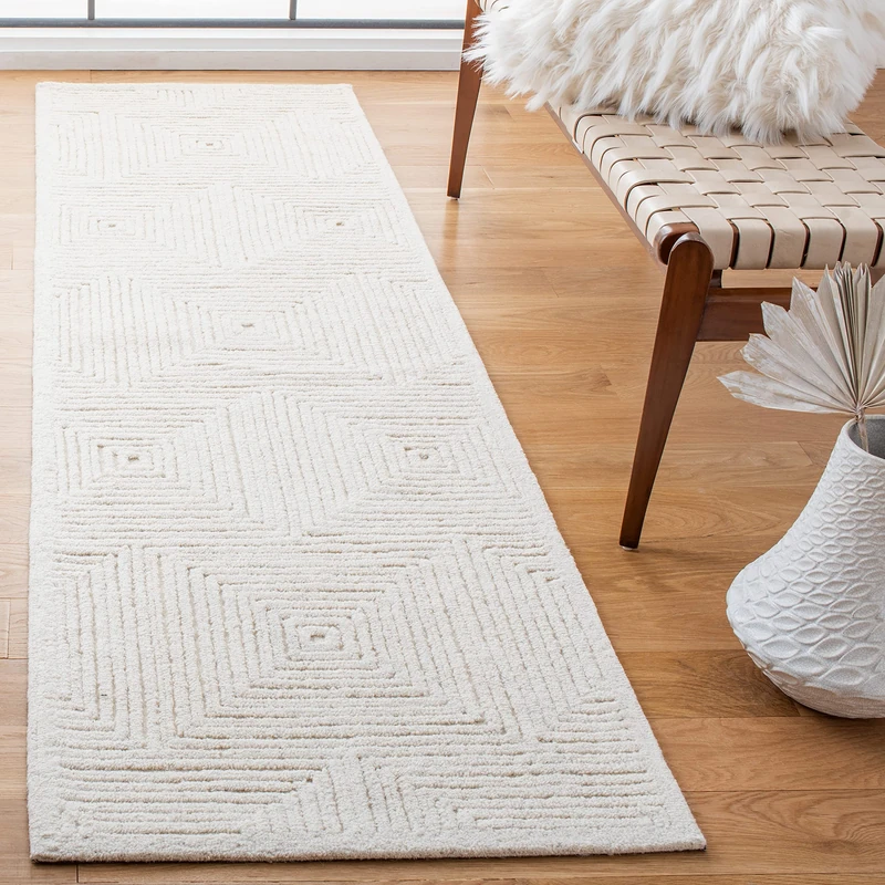Safavieh Contemporary Rug for Living Room, Dining Room, Bedroom - Textural Collection, Short Pile, in Ivory, 84 X 145 cm