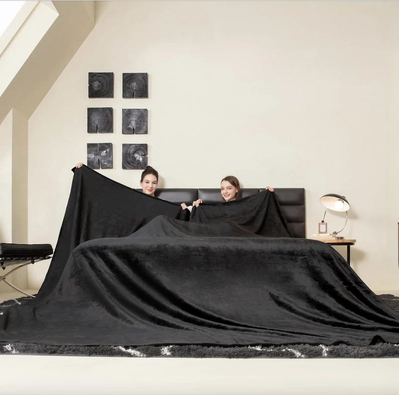 COOVA Oversized King Fleece Blanket 120x138 inches, Soft Cozy Warm Giant Extra Large 10'x11.5' Blanket for Bed, Sofa, Couch,Travel, Camping, California Huge Flannel Big Throw Blanket, Black