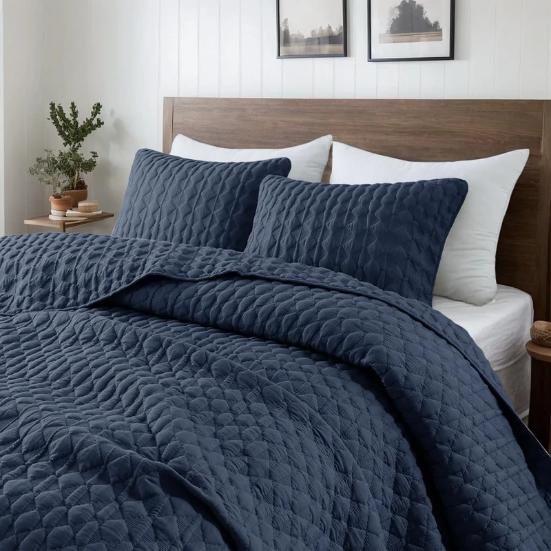 WDCOZY King Size Quilt Set with Pillow Cases Lightweight Soft Bedspread Thin Quilt Comforter All Season 3 Pieces Navy Blue 104 x 90 Inch
