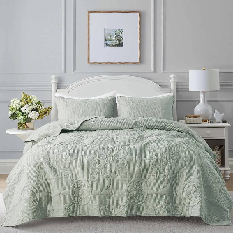 Sage Green Damask Quilt California Cal King Size Bedding Sets with 2 Pillow Shams, Oversized Boho Bedspread Lightweight Soft Farmhouse Vintage Coverlet Jacquard Bed Cover for All Season, 3 Pieces