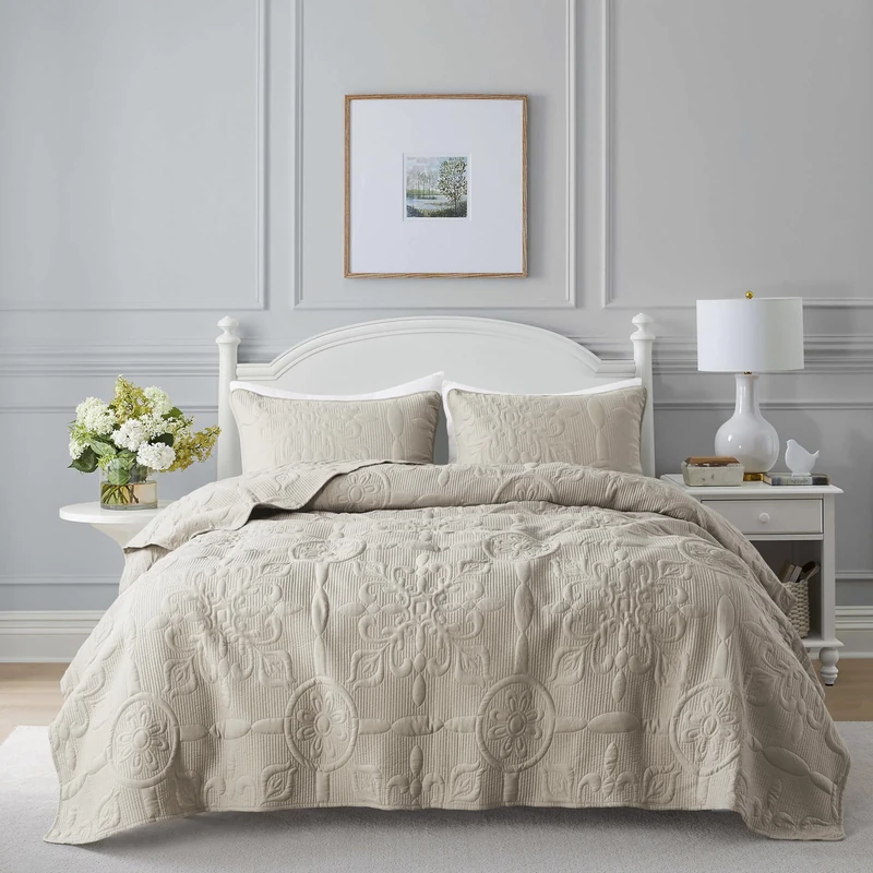 Beige Damask Quilt California Cal King Size Bedding Sets with 2 Pillow Shams, Oversized Boho Bedspread Lightweight Soft Farmhouse Vintage Coverlet Jacquard Pattern Bed Cover for All Season, 3 Pieces