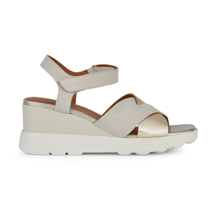 Geox Women's D SPHERICA EC6 C Wedge Sandal, LT Sand/LT Gold, 37 EU, Lt Sand Lt Gold, 4 UK