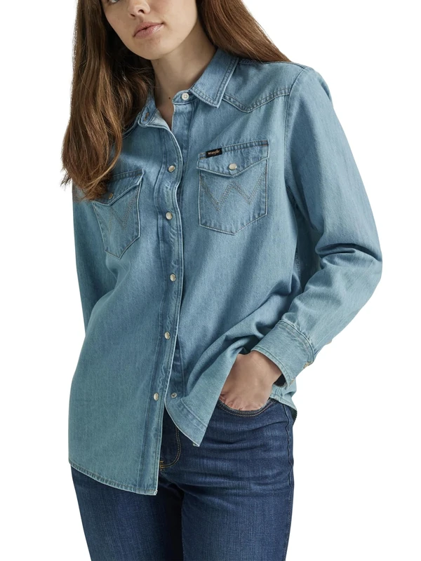 Wrangler Women's Boyfriend Denim Snap Closure Shirt, Glacier, M