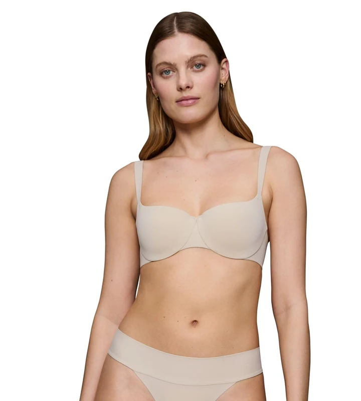 Triumph Body Make-Up Illusion WP01 EX Nude Beige, Beige (Nude-Beige), 32B