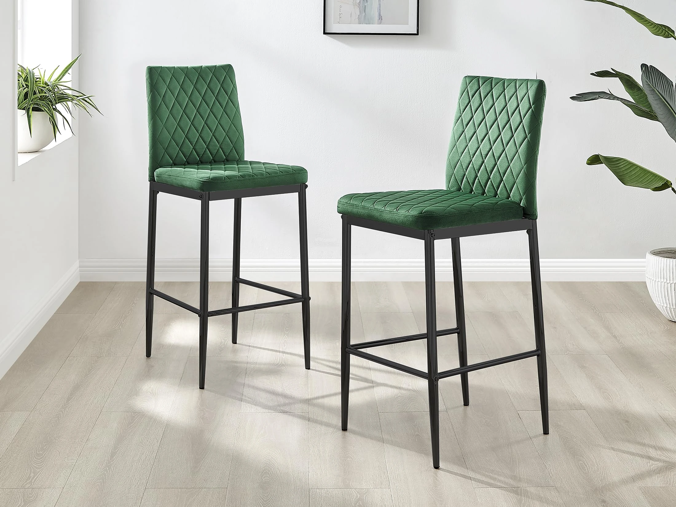Furniturebox UK Milan Bar Stool - Set of 2 Breakfast Bar Stools - Premium Dining Room Chairs - Contemporary & Luxurious Hatched Diamond Velvet Dining Seats (2x Green Velvet Black Leg Chairs)