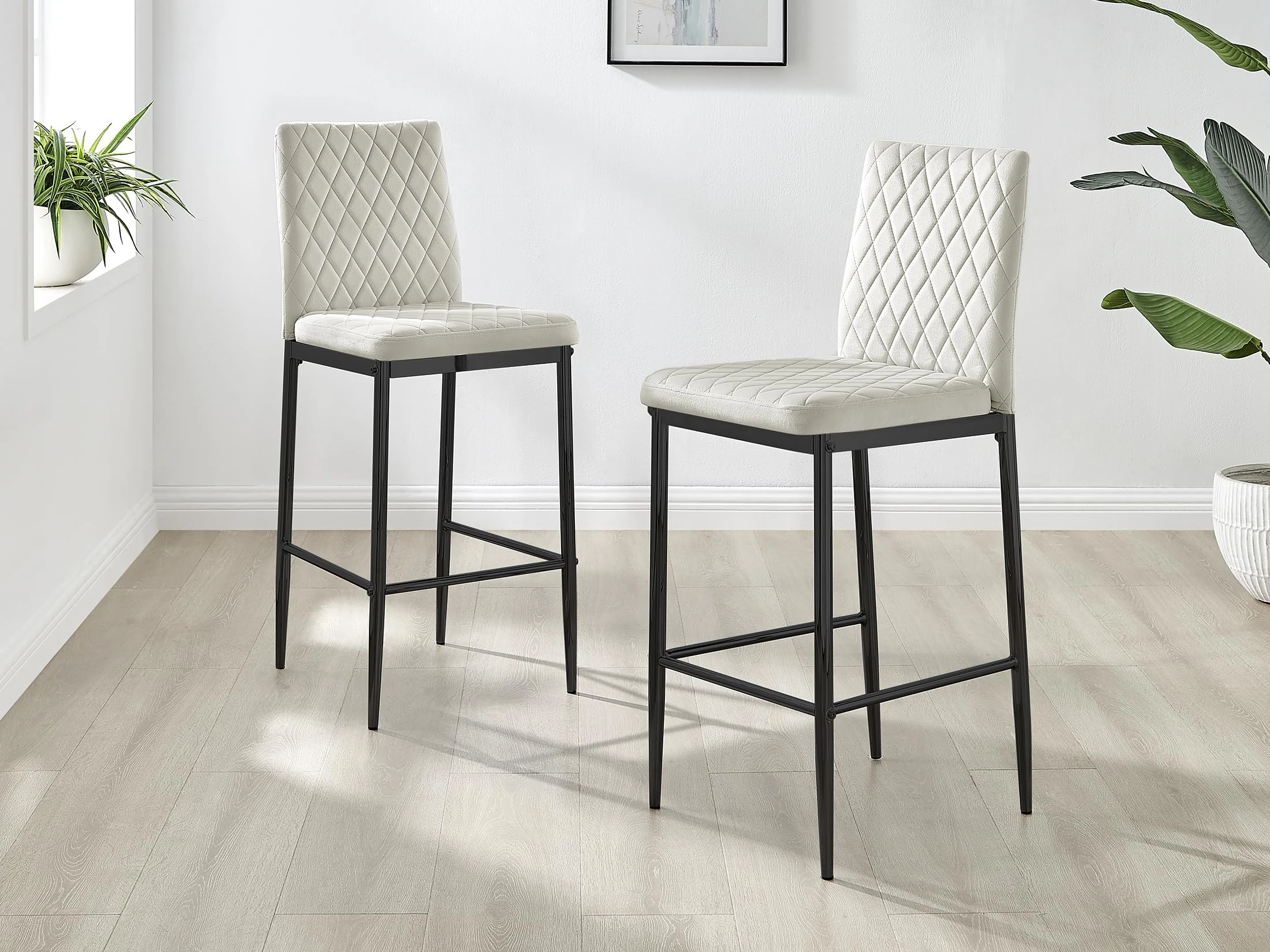 Furniturebox UK Milan Bar Stool - Set of 2 Breakfast Bar Stools - Premium Dining Room Chairs - Contemporary & Luxurious Hatched Diamond Velvet Dining Seats (2x Cream Velvet Black Leg Chairs)