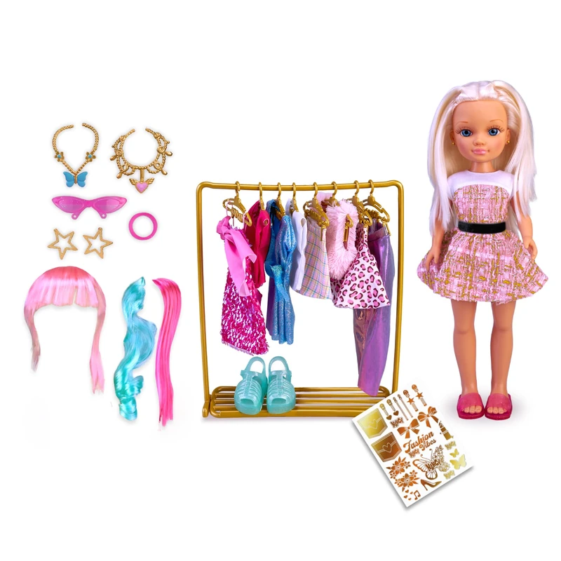 Nancy - Looks Dresser, Glamorous Doll Wardrobe, 8 Clothes and 8 Accessories, Toy Shoes, Personalized Sticker Set, boys and girls From 3 years old, Famosa (NAC48000)