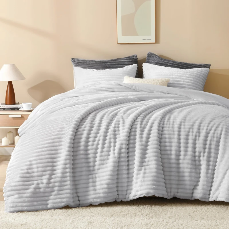 Andency Fleece King Comforter Set, 3 Pieces Light Grey Comforter Set for King Size Bed, Soft Warm Fluffy Fuzzy Bedding Set for Winter (1 Comforter & 2 Pillowcases)