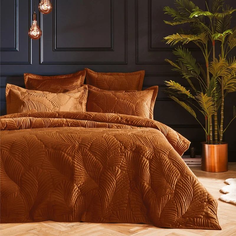 Paoletti Palmeria Super King Quilted Duvet Set, Rust