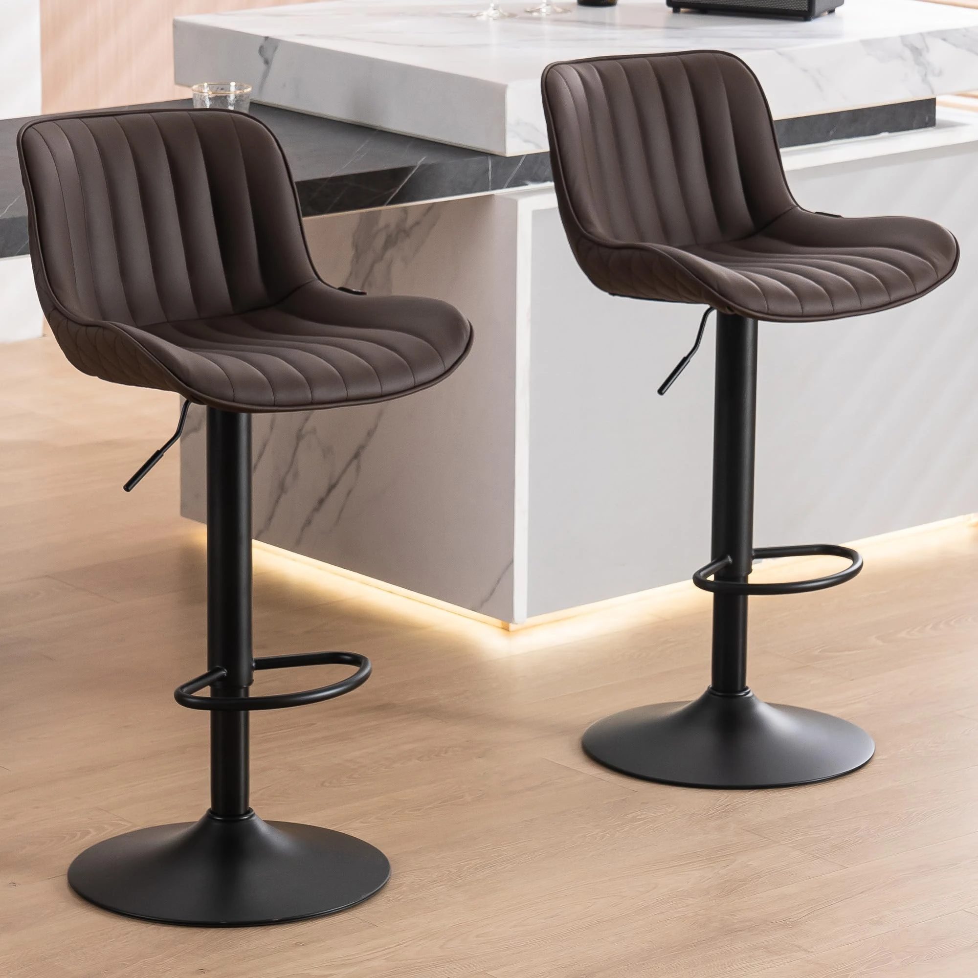 YOUNUOKE Bar Stools Set of 2 Brown PU Leather Upholstered Counter Height Bar Chairs with Backrest 360° Swivel Height Adjustable Kitchen Stools for Breakfast Kitchen Island