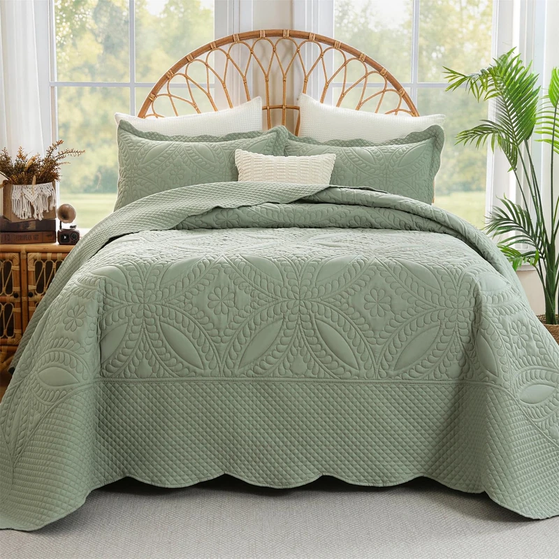 Cmfshape Oversize King Bedspread 128"x120",3 Piece California King Quilt,Lightweight Green Quilt Set for All Season,Modern Coin Pattern Bedding Set