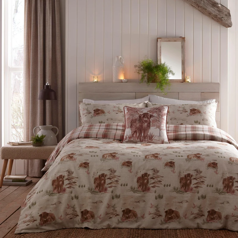 Dreams & Drapes Highland Cow Duvet Cover Set – Super King Bedding Size (260 x 220cm) – 100% Brushed Cotton – Red Check Tartan – 2 Pillowcases – Terracotta Farm Animal Bedding – Woodland Theme