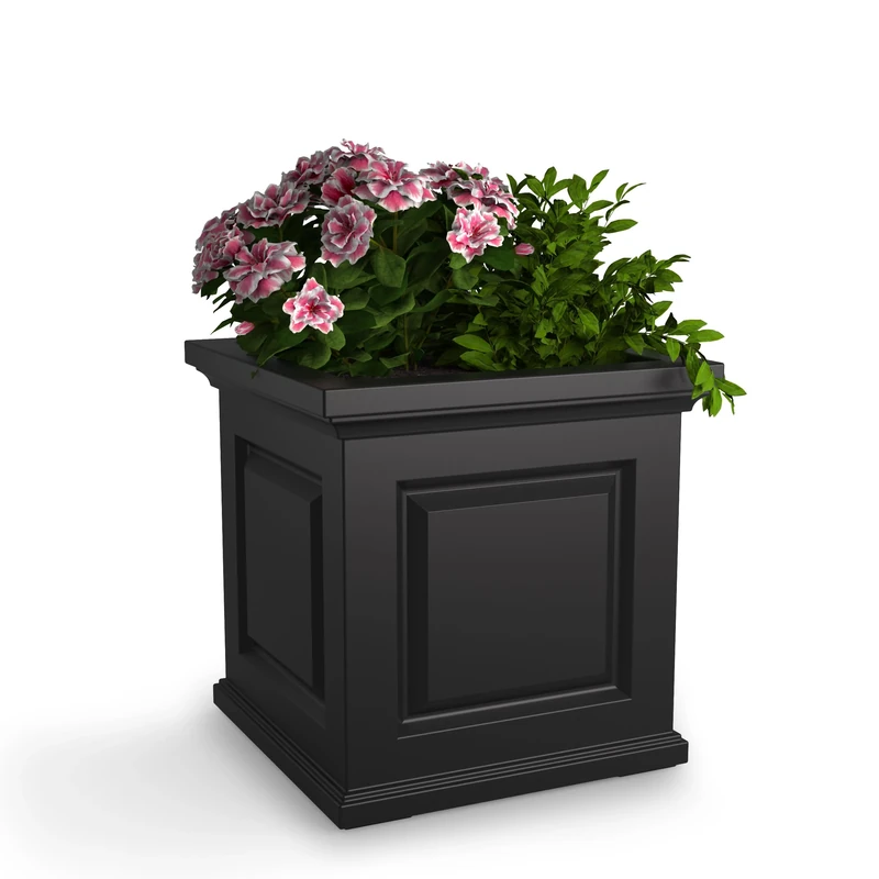 Mayne Inc. Planter, Polyethylene (PE), Black