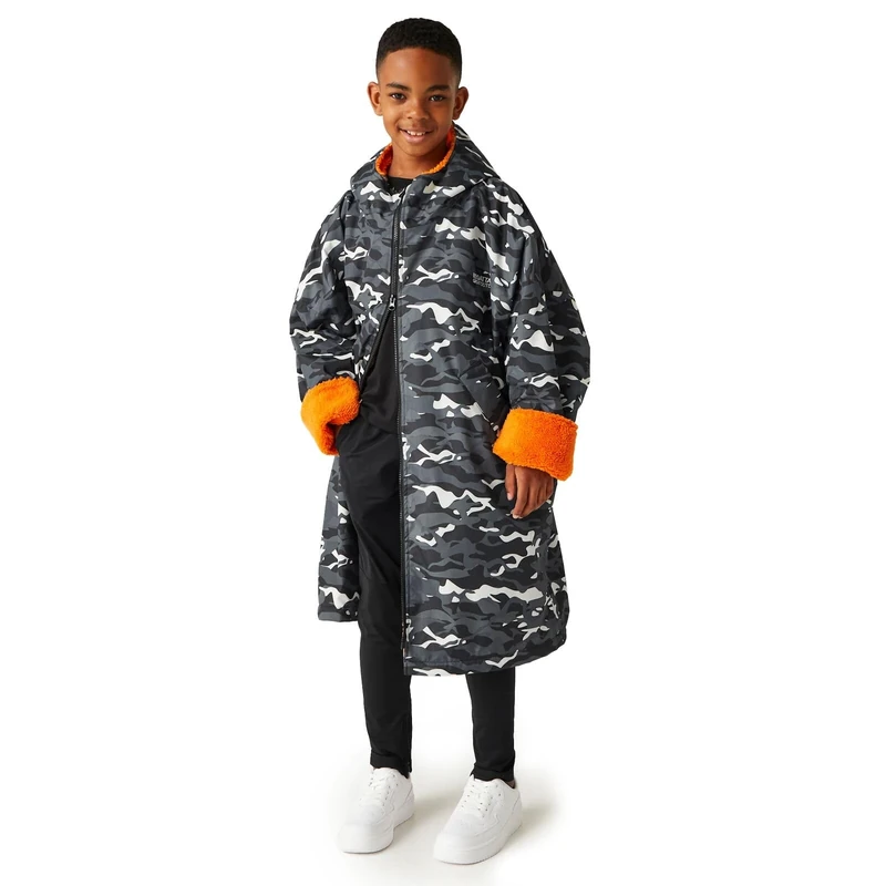Regatta Kids Oversized Waterproof Changing Robe, Black camo, 9-13 Years
