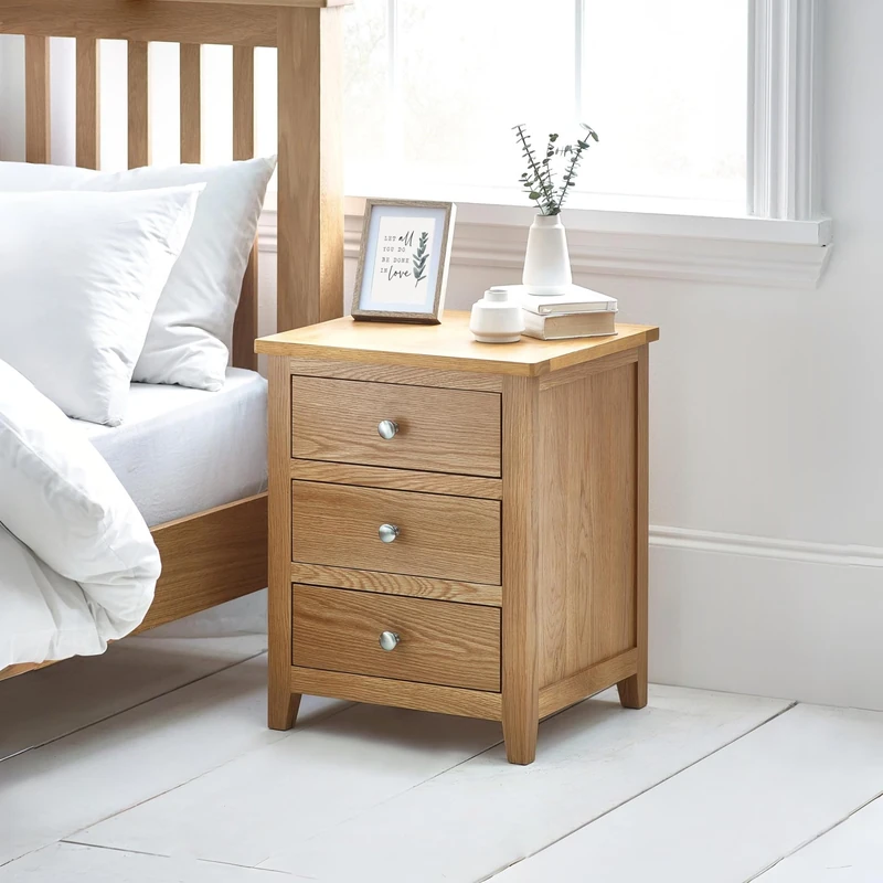 Julian Bowen Bedside, Oak, 60 x 44 x 48