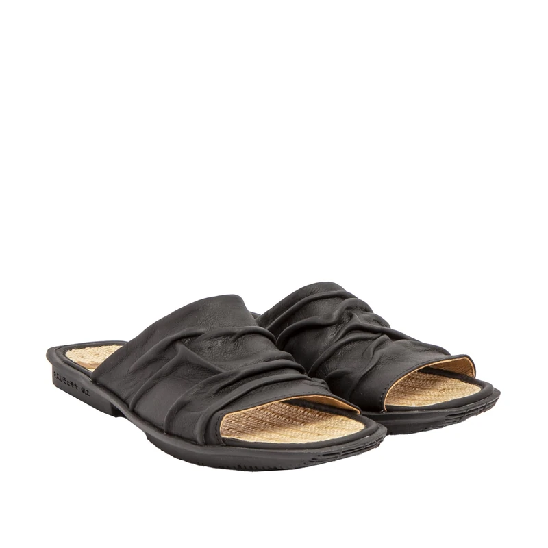 El Naturalista Women's N5932s Makisu Sandal - Black/White