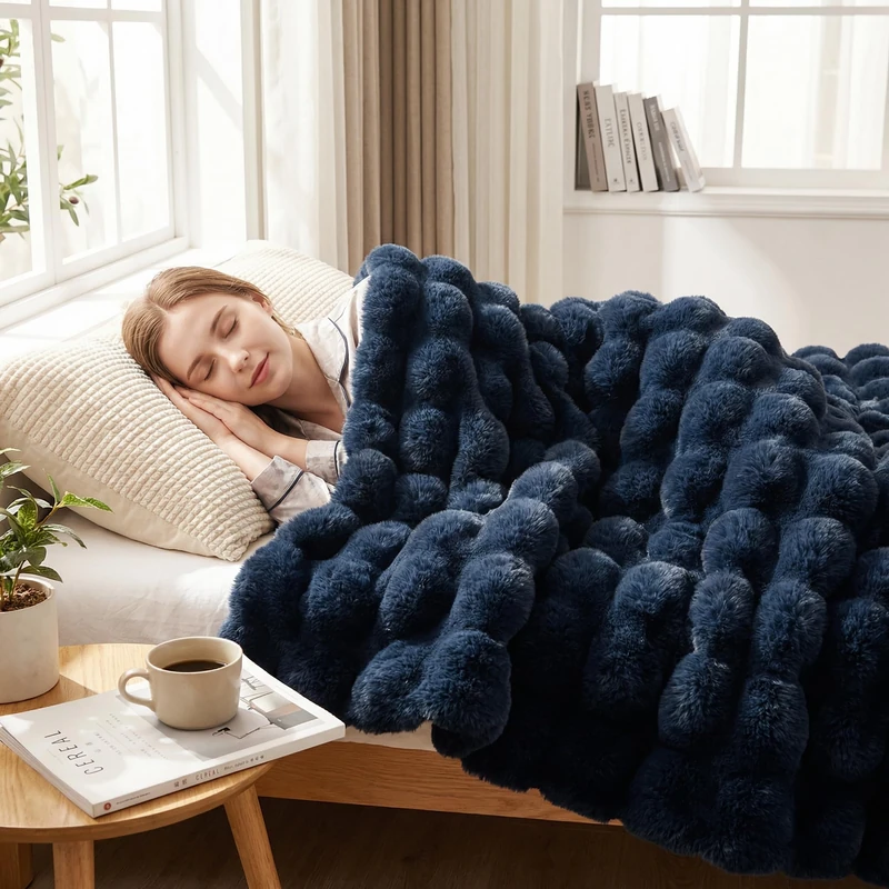 DREAMNINE - Super Soft Faux Rabbit Fur Throw Blanket Thick Sofa Throw 50 x 60 Inches Reversible Warm Winter Soft Decorative Cute Cosy Bedroom Blanket