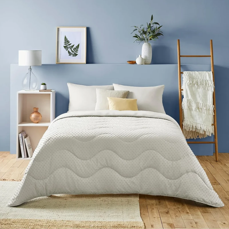 Night Lark - Coverless Duvet - 4.5 Tog - King - Tufted Dots Collection - Luxury Bedding - Hypoallergenic - Machine Washable - Warm Sand