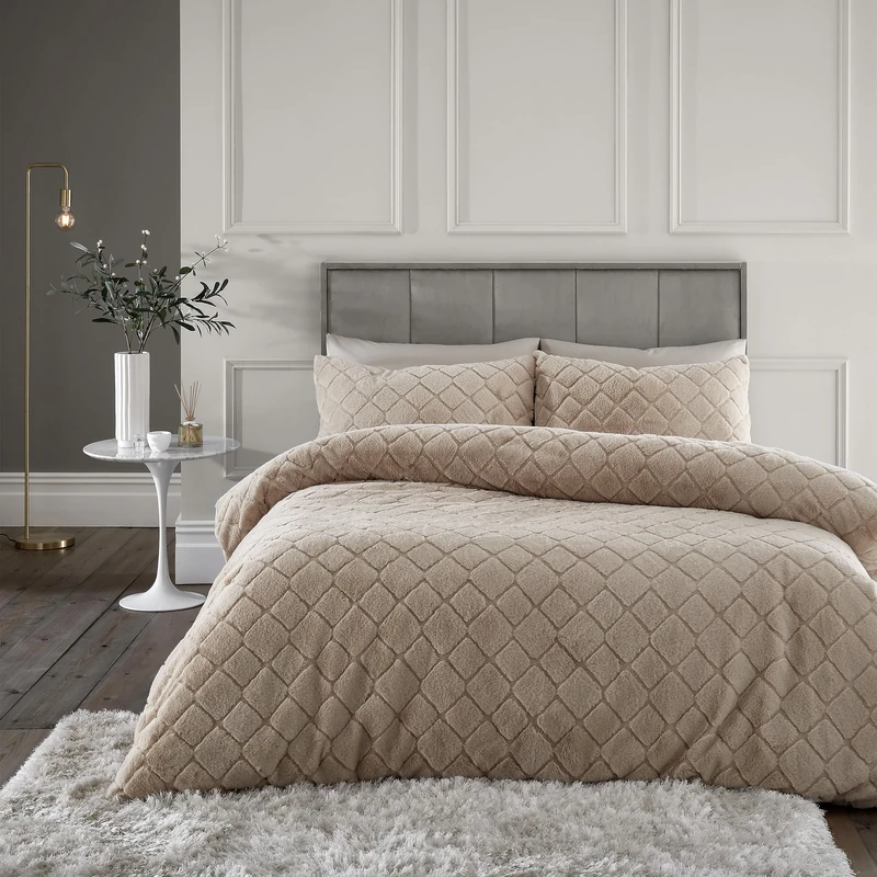 Catherine Lansfield Cosy Diamond Faux Fur King Duvet Cover Set with Pillowcases Natural