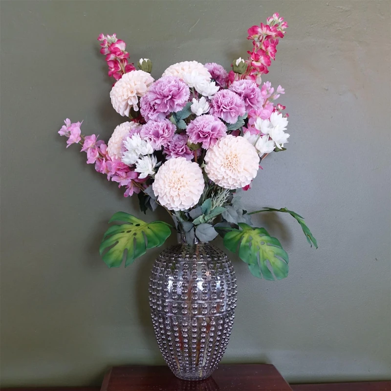 Leaf Design Artificial Flower Display with Vase