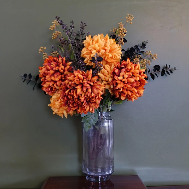 Leaf Design Artificial Flower Display with Vase