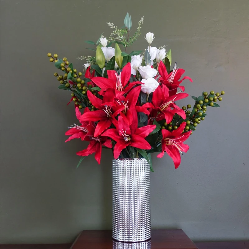 Leaf Design Artificial Flower Display with Vase
