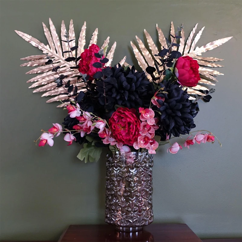 Leaf Design Artificial Flower Display with Vase