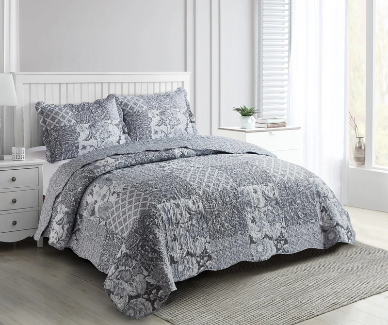 Brilliant Sunshine Grey Flowers Patchwork, 3-Piece Quilt Set with 2 Shams, Reversible Bedspread, Soft Lightweight Coverlet, All-Season, Full/Queen, Grey