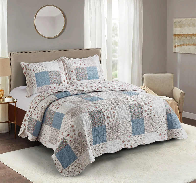 Brilliant Sunshine Pink Rose with Small Blue Check Patchwork, 3-Piece Quilt Set with 2 Shams, Reversible Bedspread, Soft Lightweight Coverlet, All-Season, Full/Queen, Pink Blue