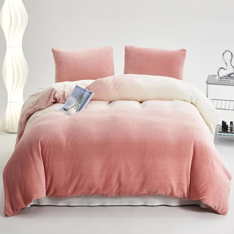karever Pink White Gradient Comforter Set Twin Pink Velvet Bedding Comforter Modern Plain White and Pink Gradient Soft Quilt Farmhouse Flannel Comforter Girls Women Warm Twin Bed Comforter