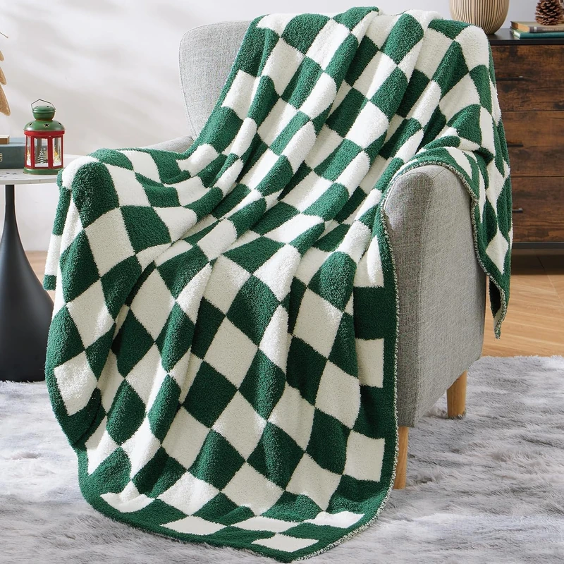 WRENSONGE Checkered Throw Blanket, Avocado Green Microfiber Soft Cozy Fluffy Warm Hand Made Throw Blankets for Couch, Sofa, Chair, Bed, Camping, Picnic, Travel Lightweight Bed Blanket - 50"*70"