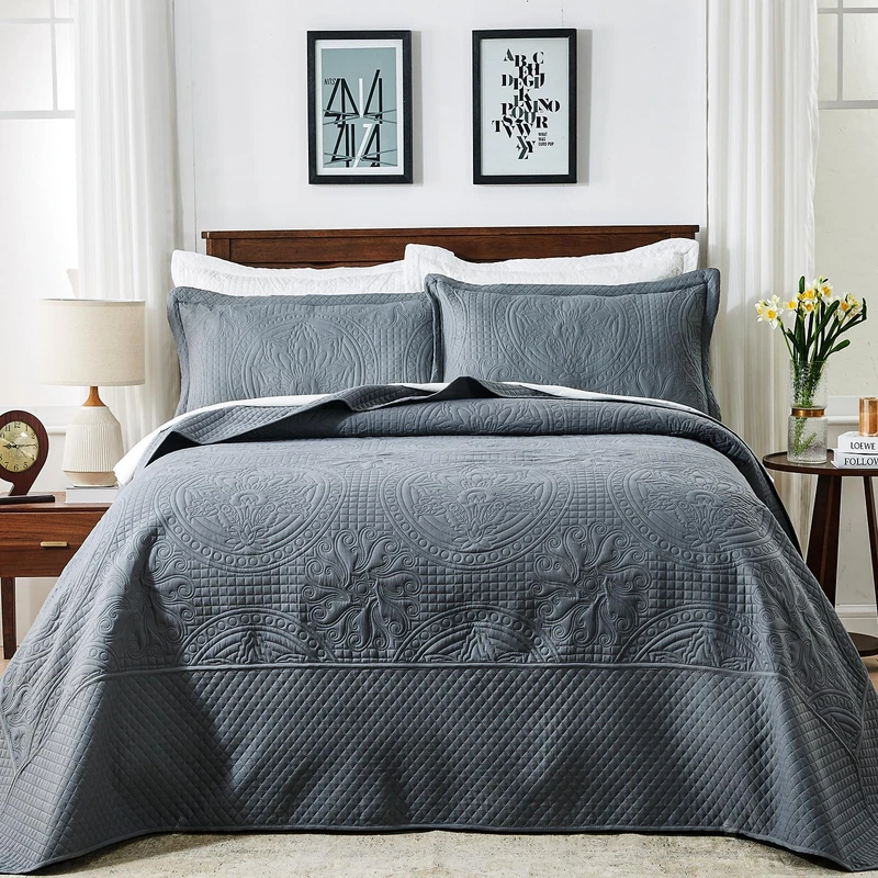 Qucover King Size Bedspread Oversized, 3 Piece Oversized King Bedspread 128x120, All Season Lightweight California King Quilt Set, intage Persian Pattern, with 2 Shams, Dark Grey