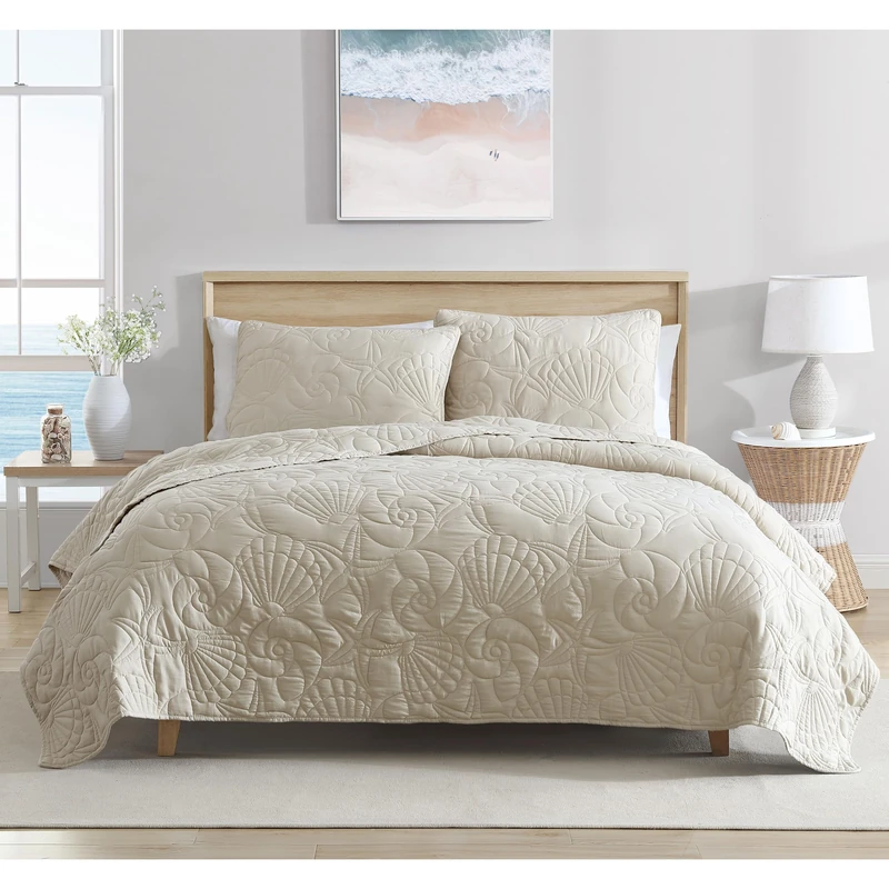 Caribbean Joe Full/Queen Outlined Shell 3-Piece Quilt Set, Coastal Beach Design Bedding, Sand