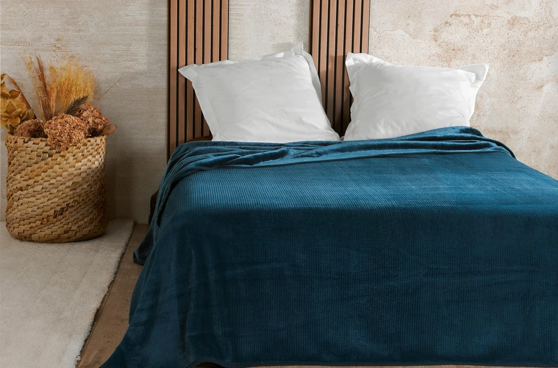 Linder Embossed Velvet Bed Cover - 240 x 260 cm - Navy Blue
