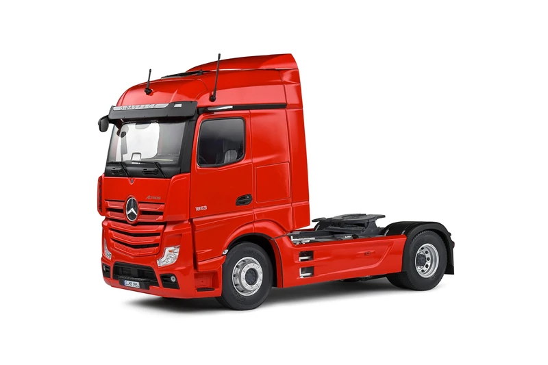 Solido 1:24 Scale Model Car Mercedes Benz Actros Lava Red - Image 1