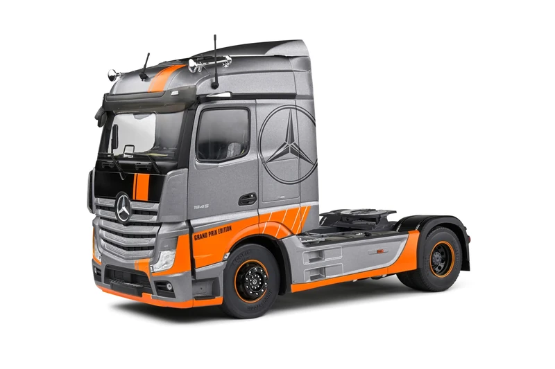 1:24 Mercedes-Benz ACTROS L Grand Prix Edition Silver 2019