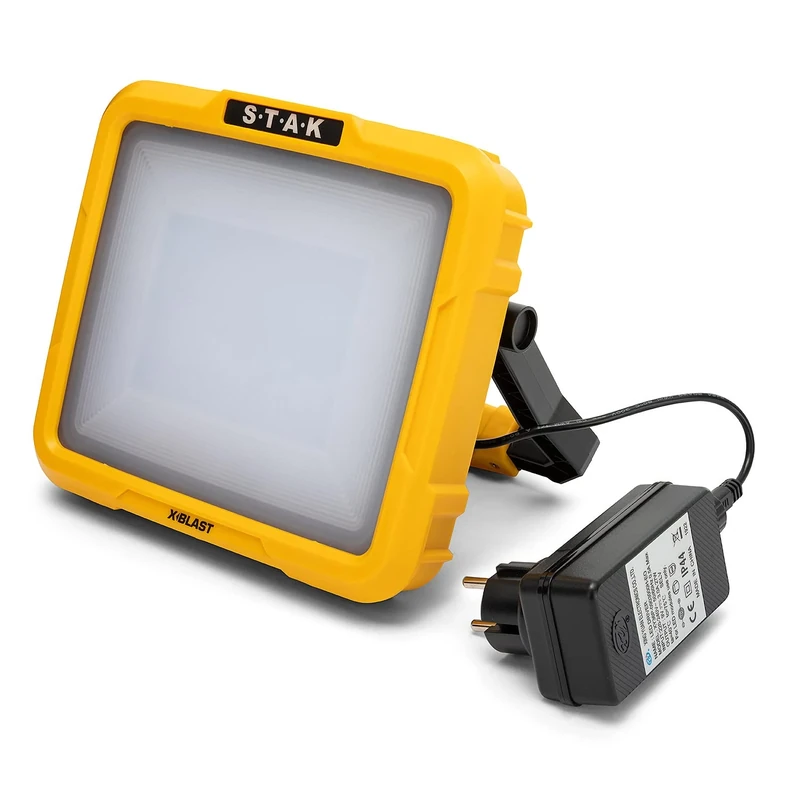 Rechargeable LED Construction site floodlight. 3600 lumens, IP65, IK08 with Fast Charging and Power Bank.