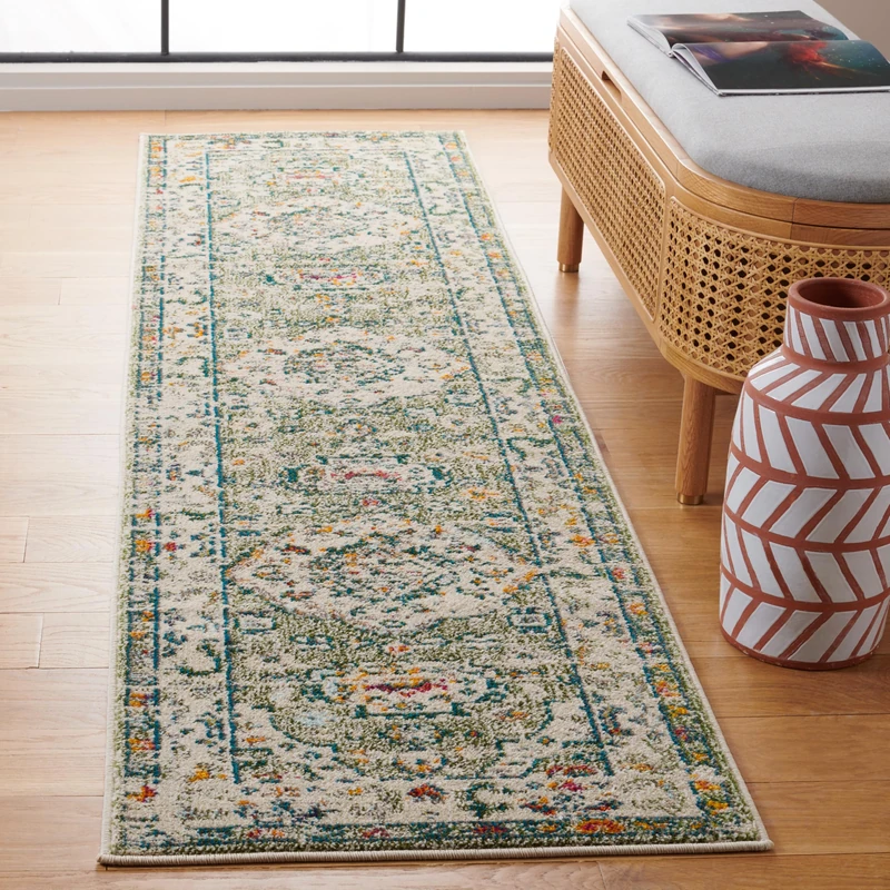 Safavieh Boho Rug for Living Room, Dining Room, Bedroom - Madison Collection, Short Pile, in Sage and Ivory, 66 X 244 cm