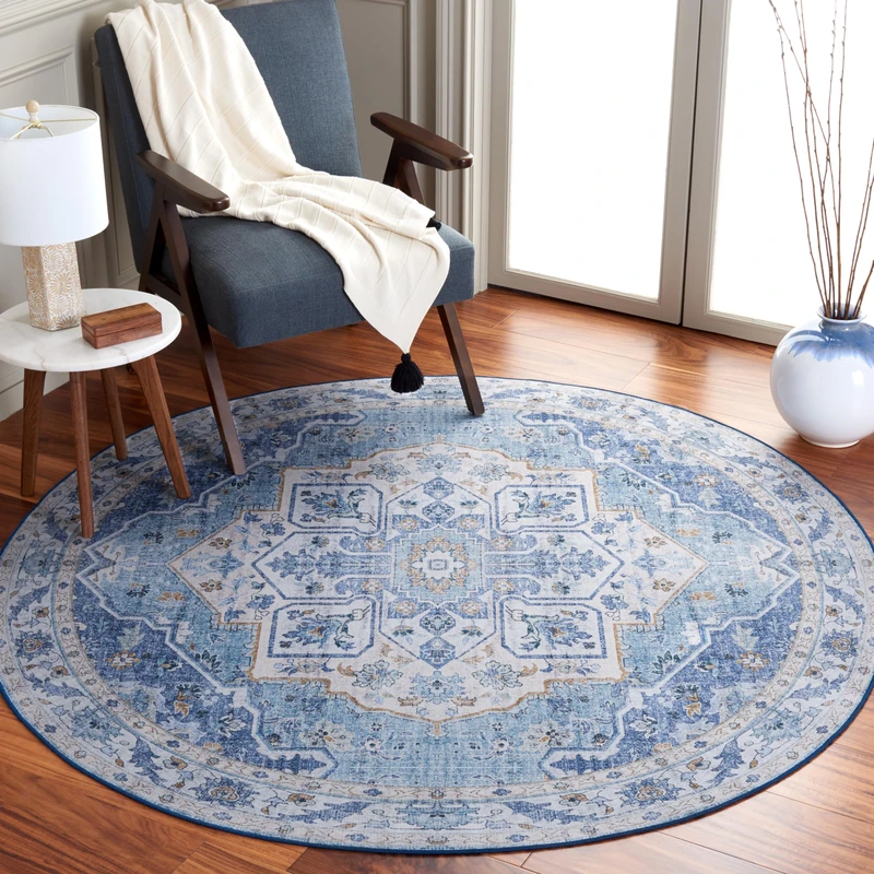Safavieh Traditional Rug Ideal for High Traffic Areas - Machine Washable and Non Slip - Tucson Collection, Short Pile, in Light Blue and Blue, 76 x 183 cm