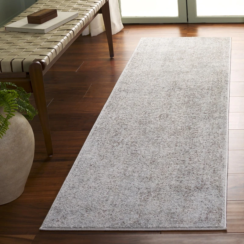 Safavieh Traditional Rug for Living Room, Dining Room, Bedroom - Evoke Collection, Short Pile, in Ivory and Taupe, 66 x 274 cm