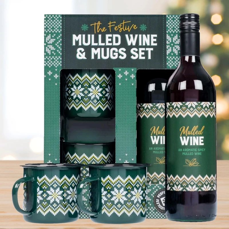 Mulled Red Wine Gift Set for Couples Gifts - Aromatic Spicy Mulled Wine Bottle with 2 x Decorated Enamel Mug. Wine Gift Set for Stocking Fillers or Christmas Gifts for Couples (Green Set)