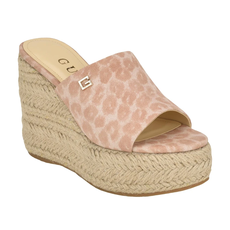 GUESS Women's Evba Wedge Sandal, Nude 110, 4 UK