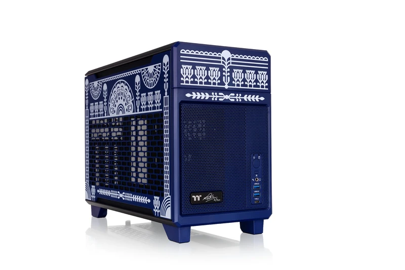 Thermaltake TR100 Mini Tower Super Compact Limited Koralie Edition